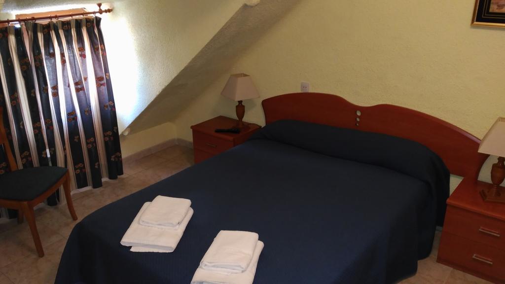 Hostal Aribel Longinos Cercedilla Eksteriør bilde