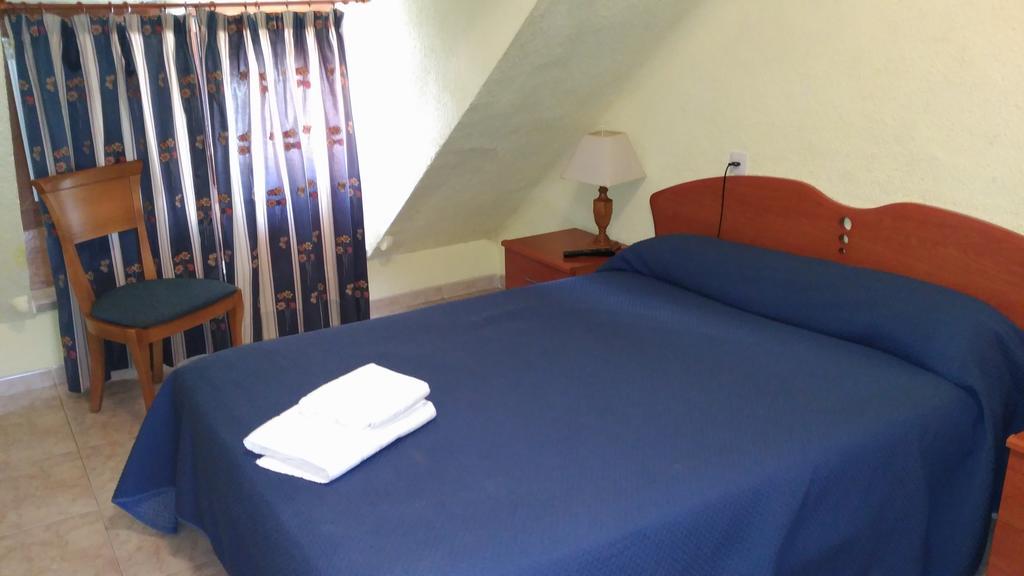 Hostal Aribel Longinos Cercedilla Eksteriør bilde